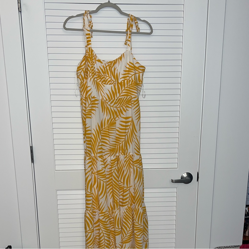 Tropical Yellow Leaf Print Maxi Dress
